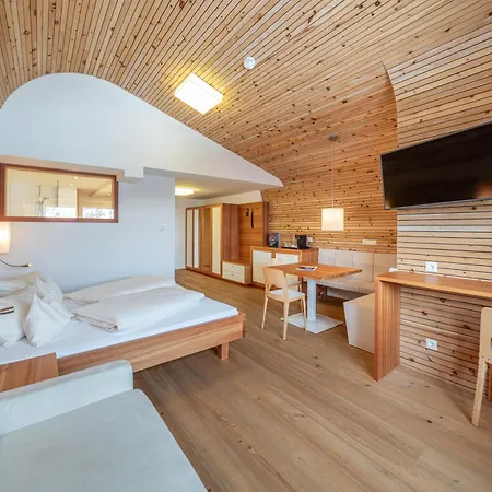 Отель Hochsoelden 4*